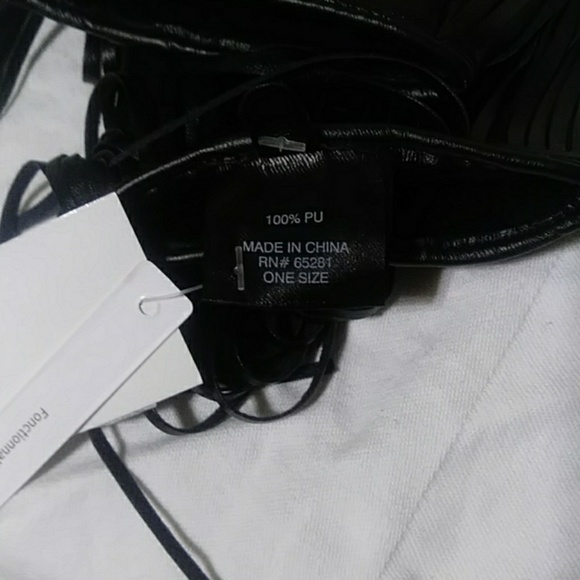 NEW!!! Women's..The Accessory Collective gloves! - Picture 6 of 6